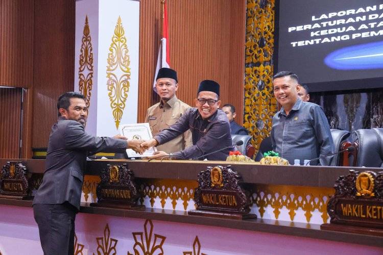 pengesahan_perda-kota-pekanbaru3.jpg